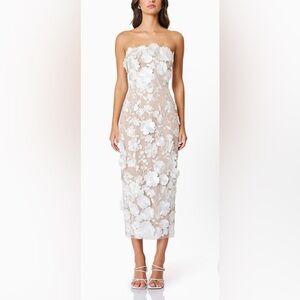 Elliatt Cream Floral Midi Dress